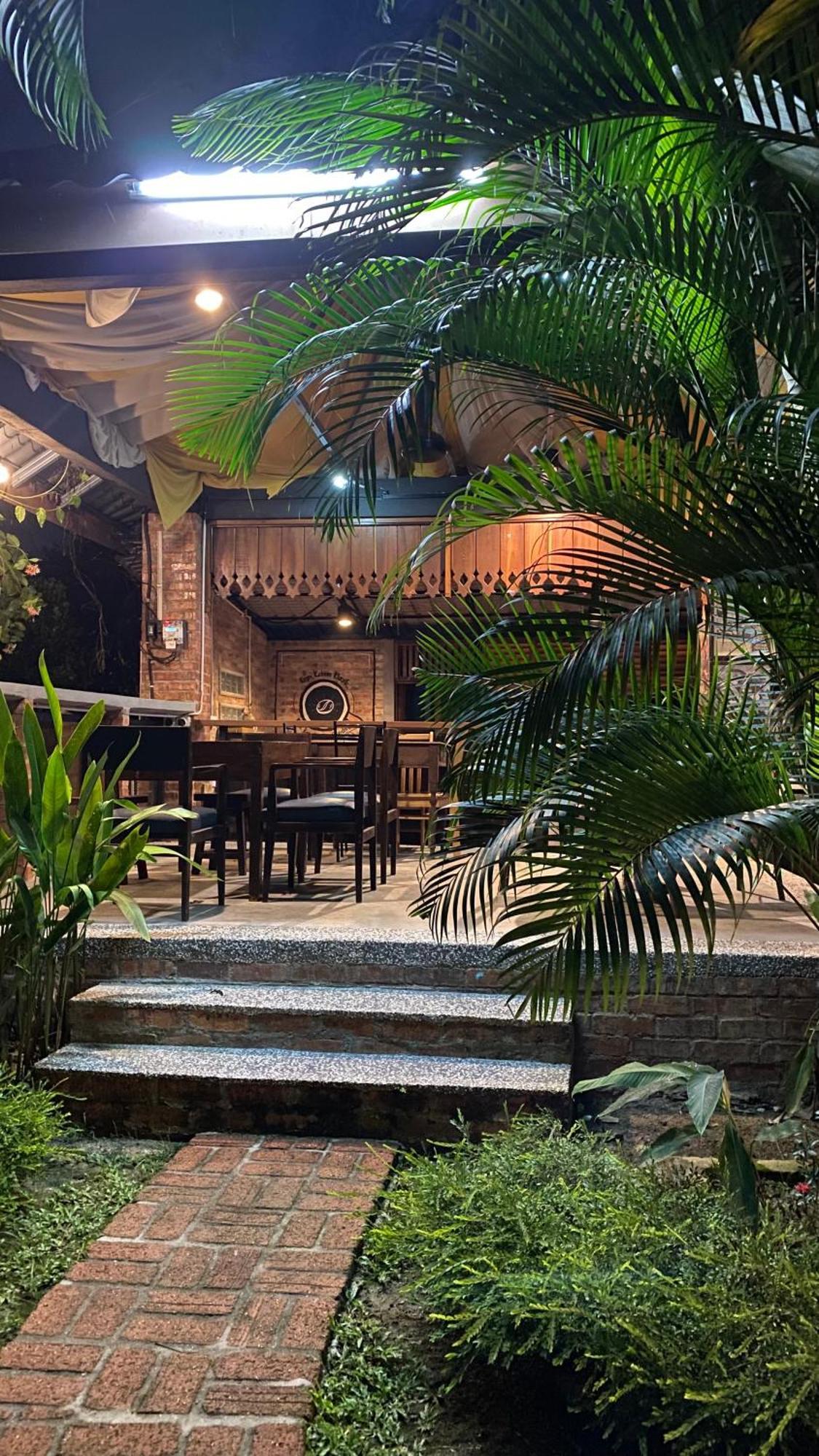Villa Kebun Puisi Kajang Exterior foto